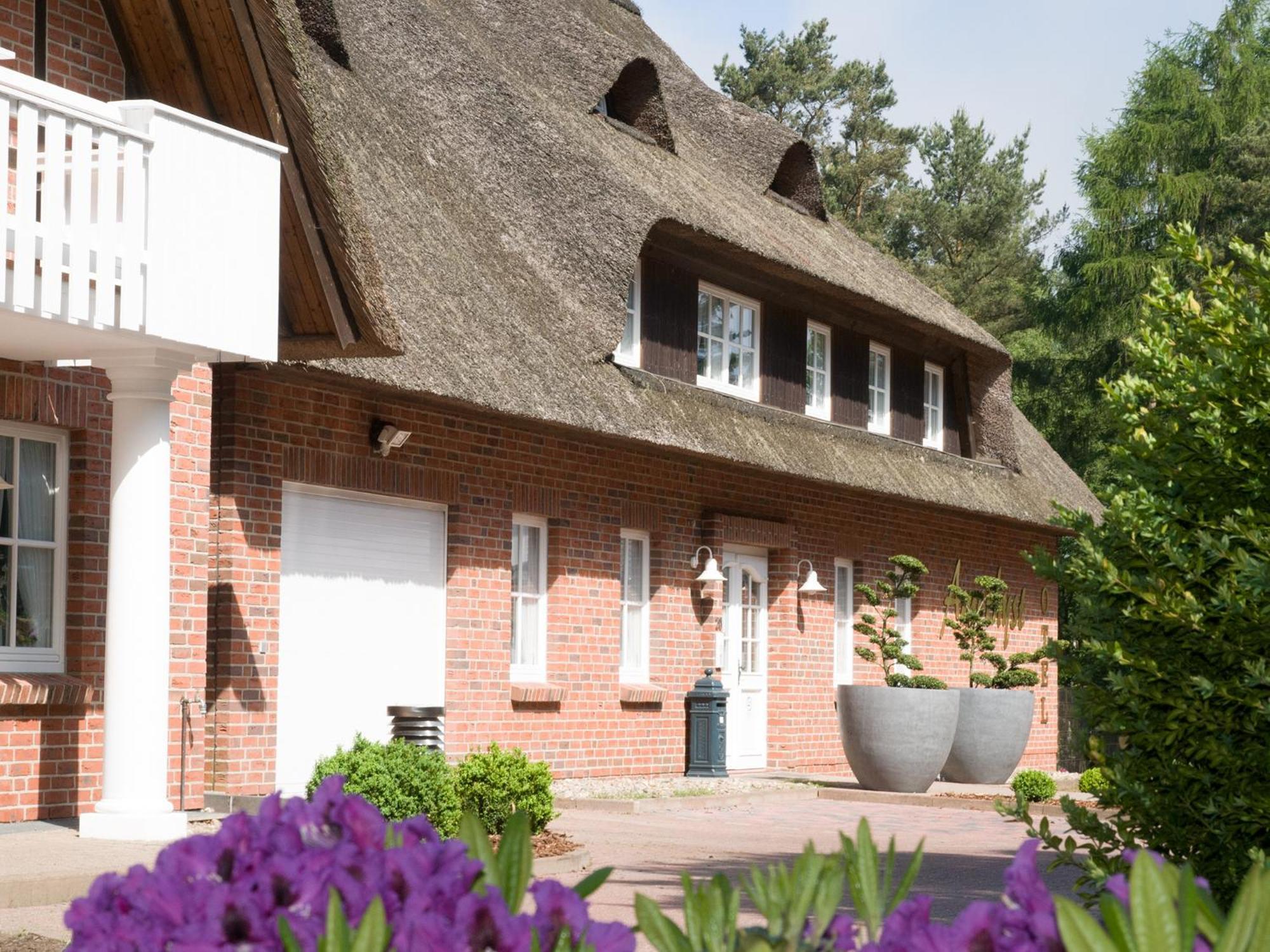 Amethyst Hotel Garni Lueneburg Deutsch Evern Exterior photo